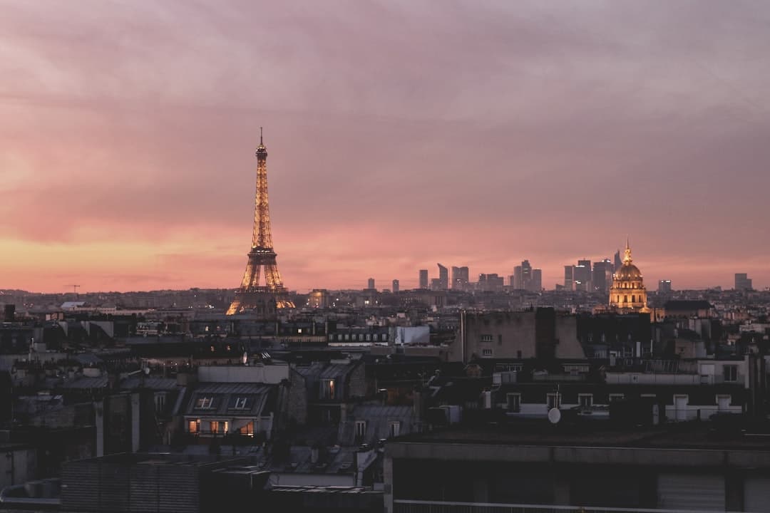 Panorama Paryża podczas zachodu słońca