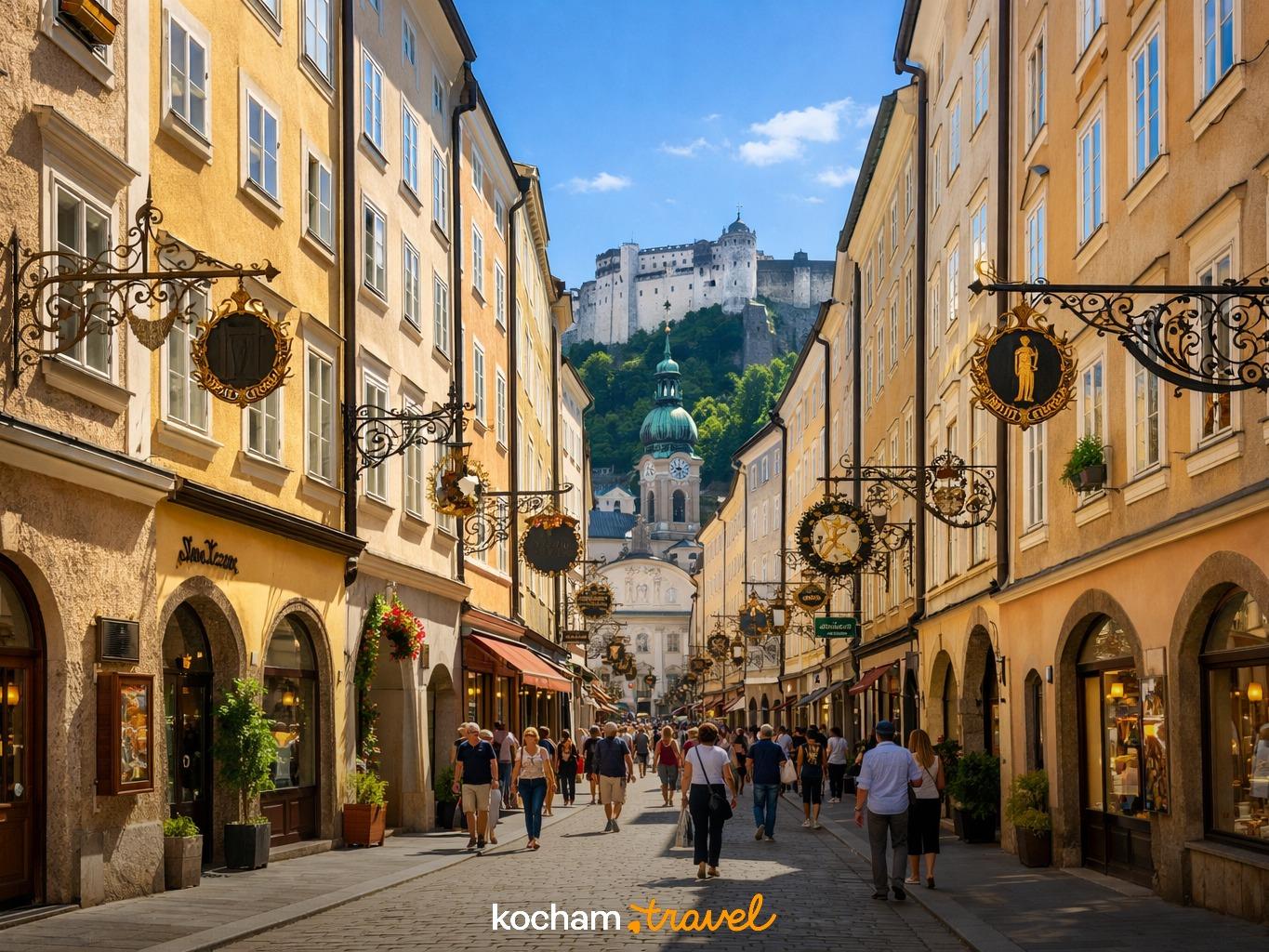 1. Stare Miasto (Altstadt) – najlepsze miejsce na pierwszą wizytę i jarmarki świąteczne w Salzburg