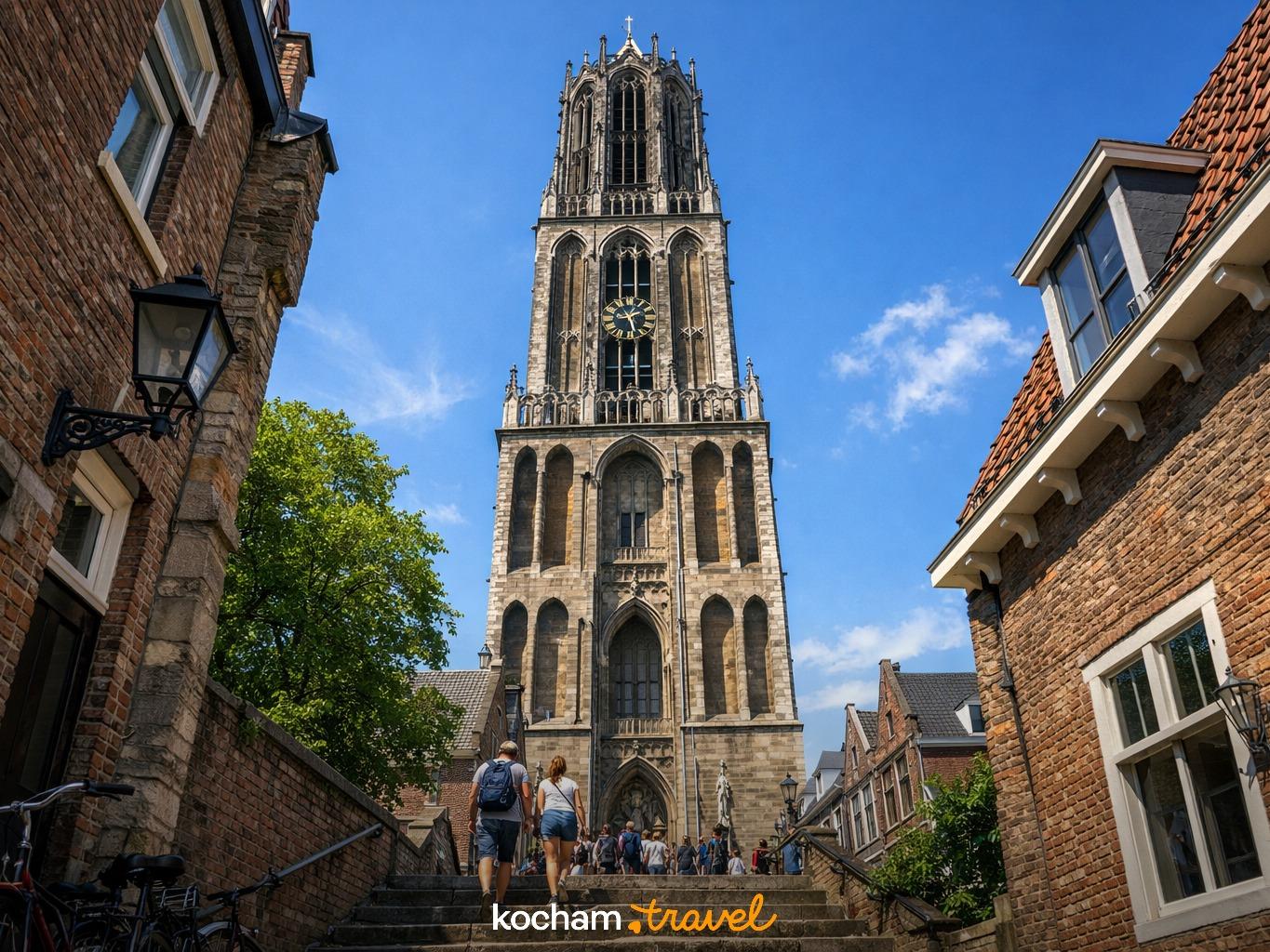 Atrakcja nr 1: Wejdź na szczyt wieży Domtoren w Utrecht
