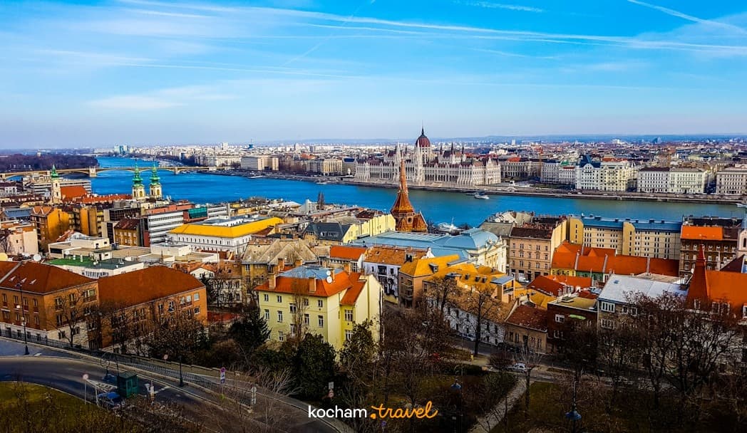 Panorama Budapesztu z rzeką Dunaj i Parlamentem