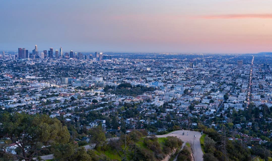 Widok panoramiczny Los Angeles o zmierzchu, panorama miasta Kalifornii