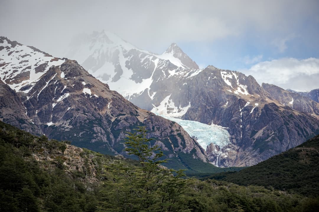 Trekking po lodowcu Perito Moreno: Jak zorganizować i ile to kosztuje?