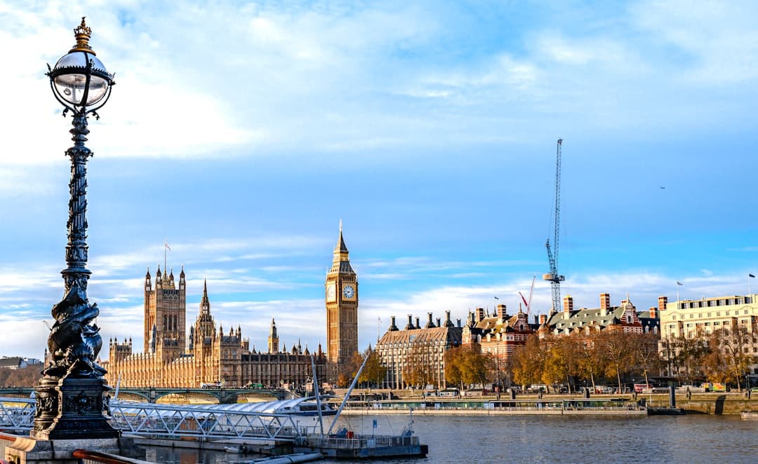 Big Ben, Pałac Westminsterski, Tamiza, słynny symbol Londynu.
