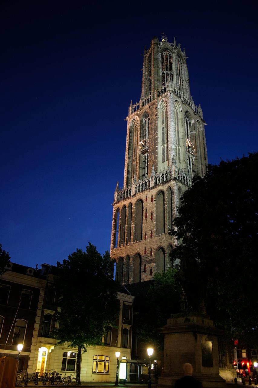 Utrecht: jak dojechać i gdzie spać — przejrzysty plan?