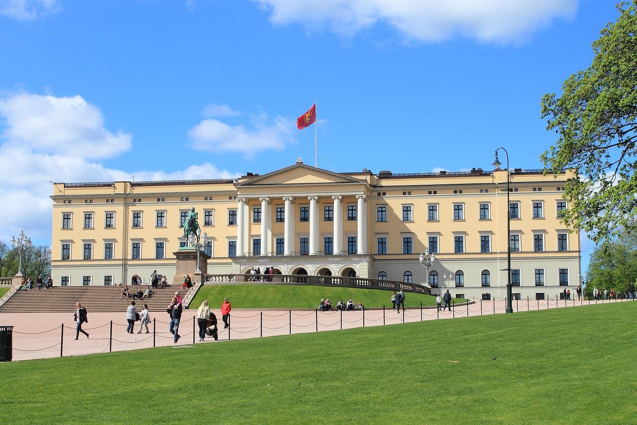 Oslo: jak dojechać i gdzie spać — przejrzysty plan?