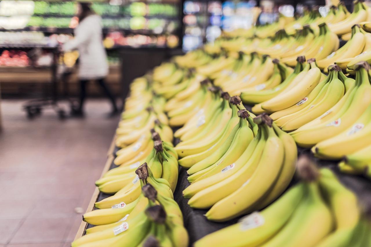 Aparat przedstawiający wnętrze supermarketu
