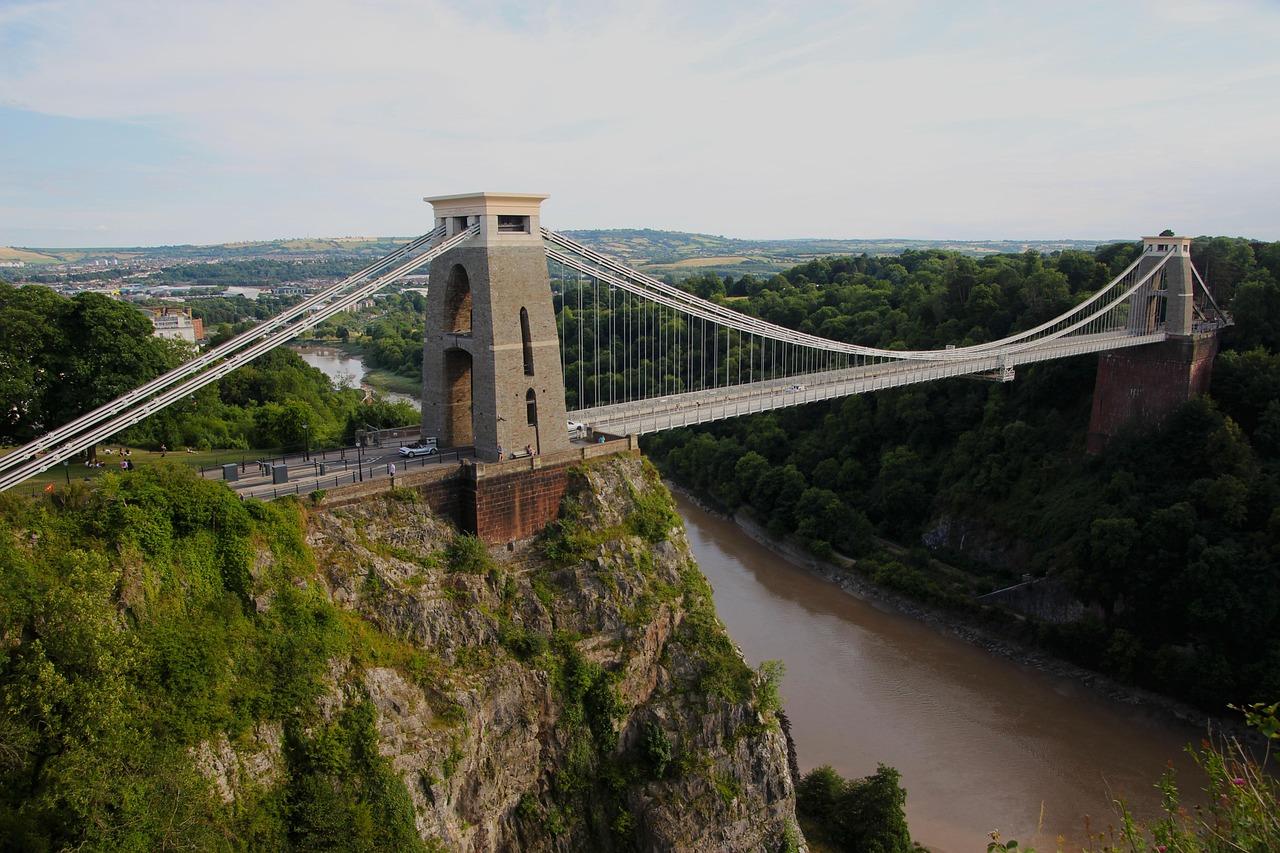 Widok na Clifton w Bristolu z mostem