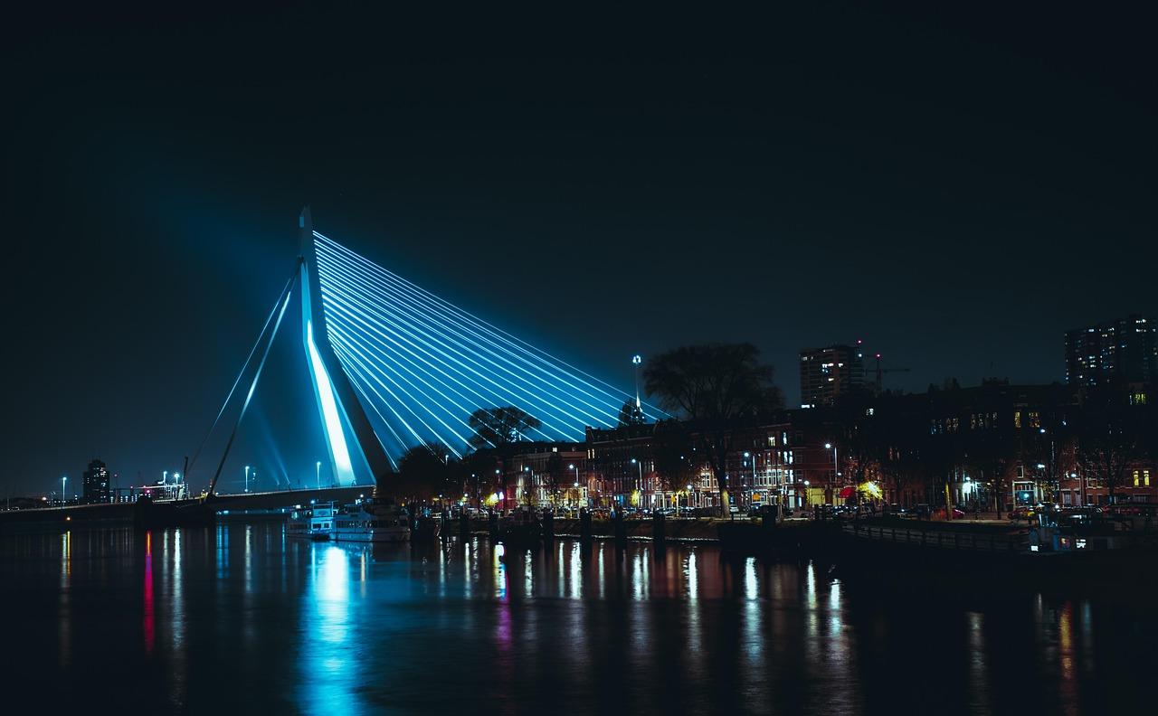 Rotterdam: gdzie zjeść — lokalne klasyki i street food?