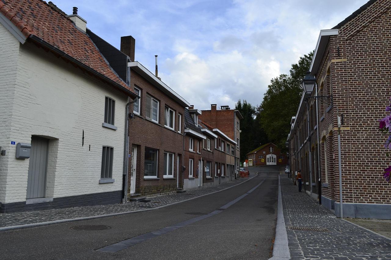 Urokliwe uliczki Groot Begijnhof w Leuven