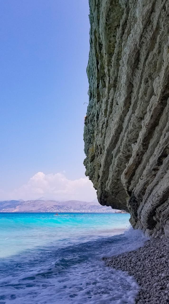 Tavë kosi na talerzu