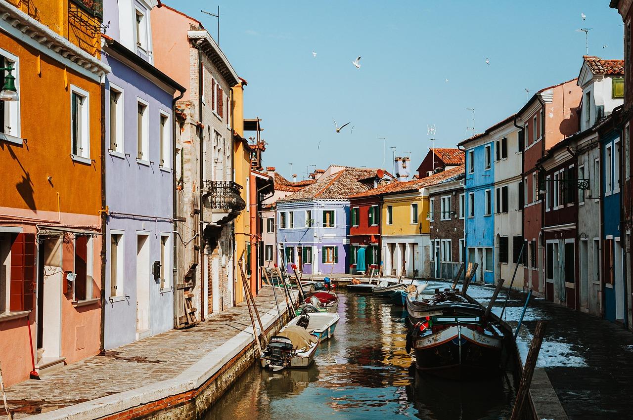 Kolorowe domy na wyspie Burano