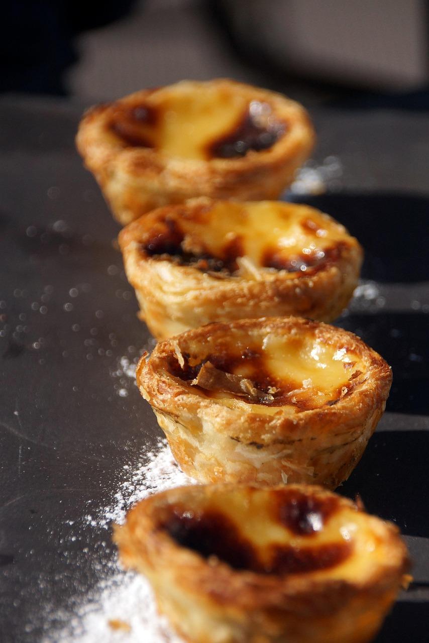 Tradycyjne portugalskie ciasto pastel de nata