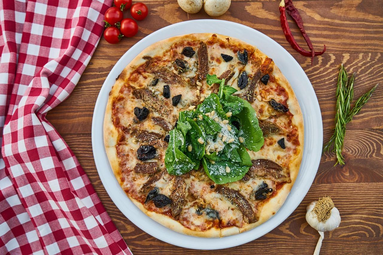 Pizza włoska w Aaltos Italian Grill & Garden