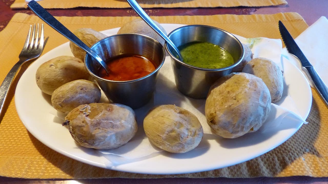 Papas Arrugadas z sosem mojo