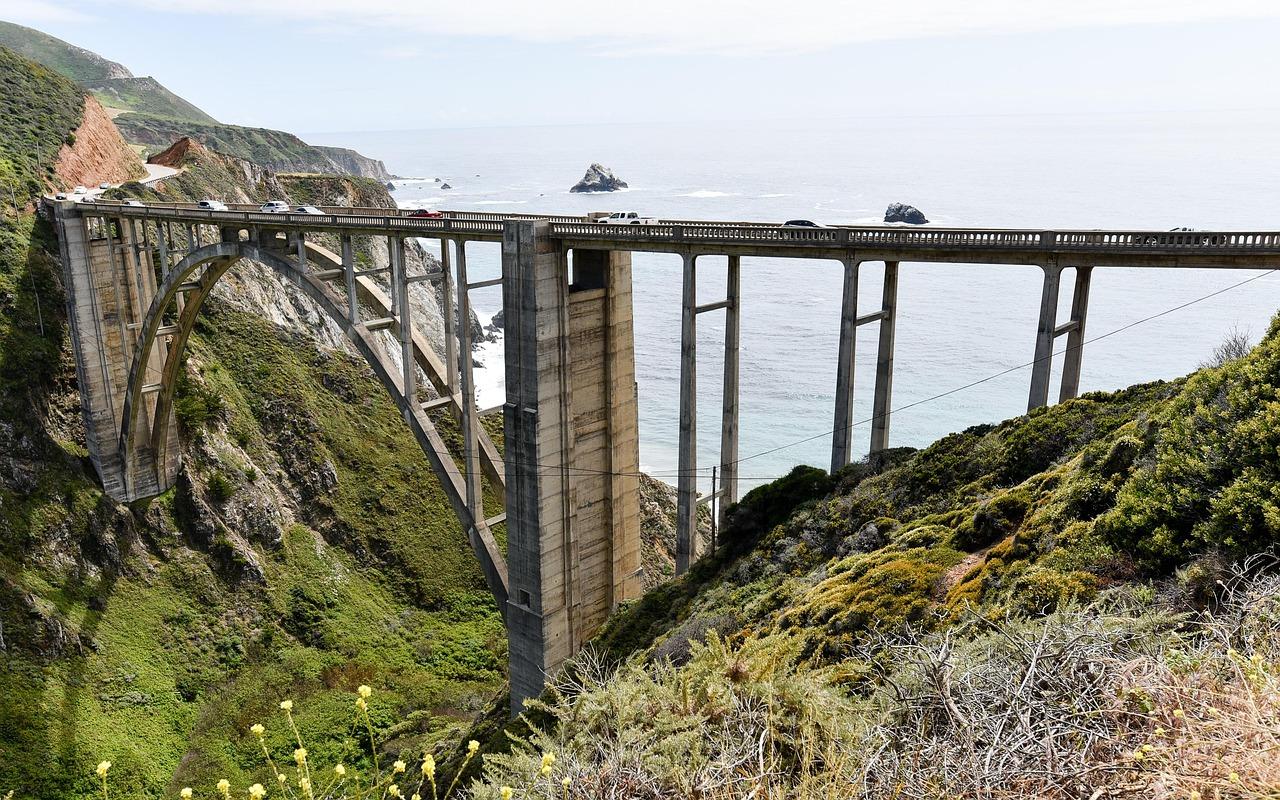 Widok na Bixby Creek Bridge