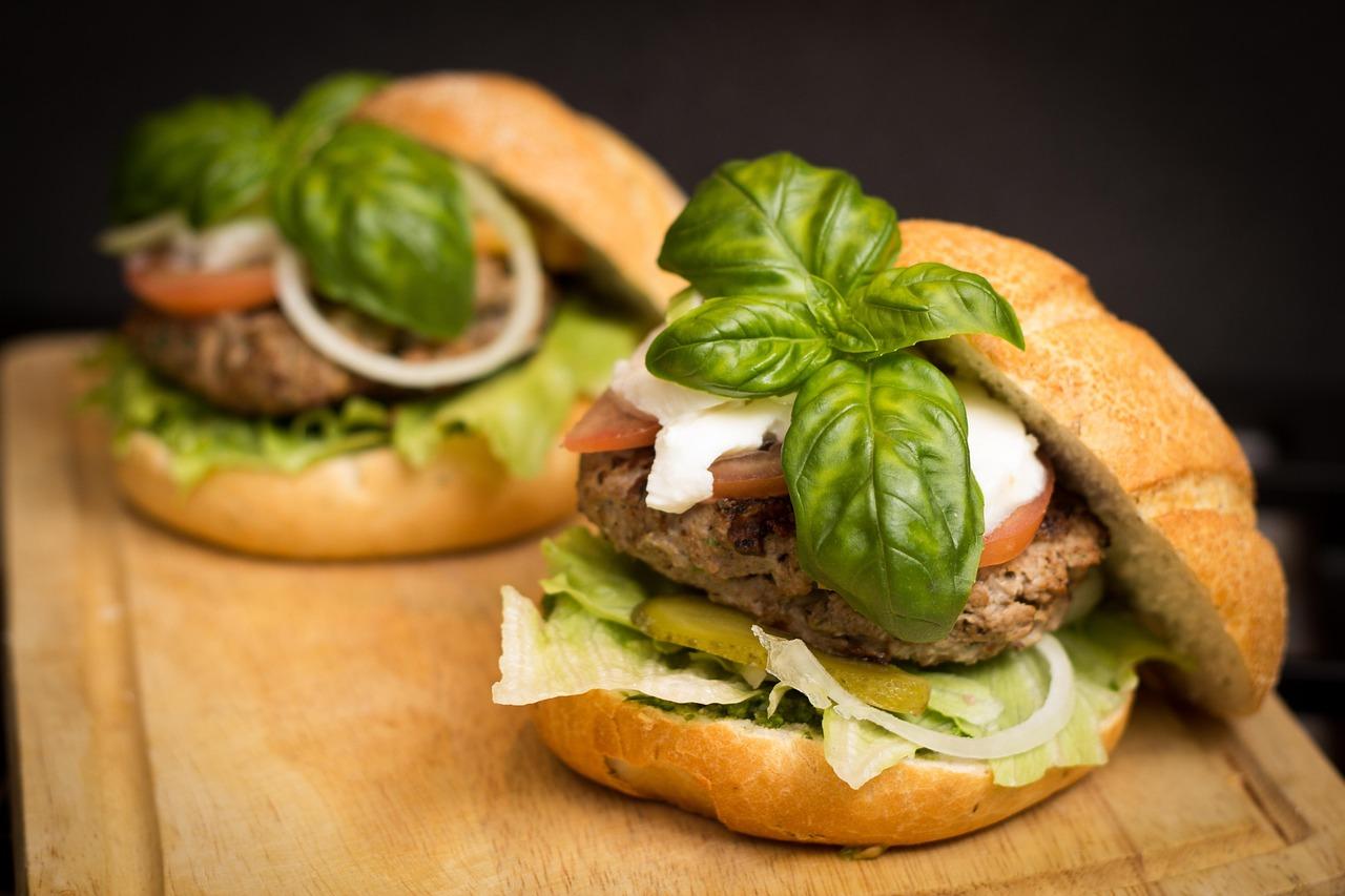 Food truck serwujący jedzenie w Sydney