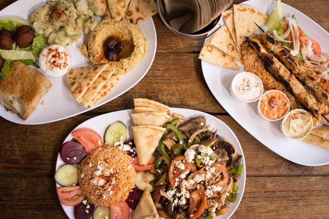 Pyszne souvlaki podawane w Larnace