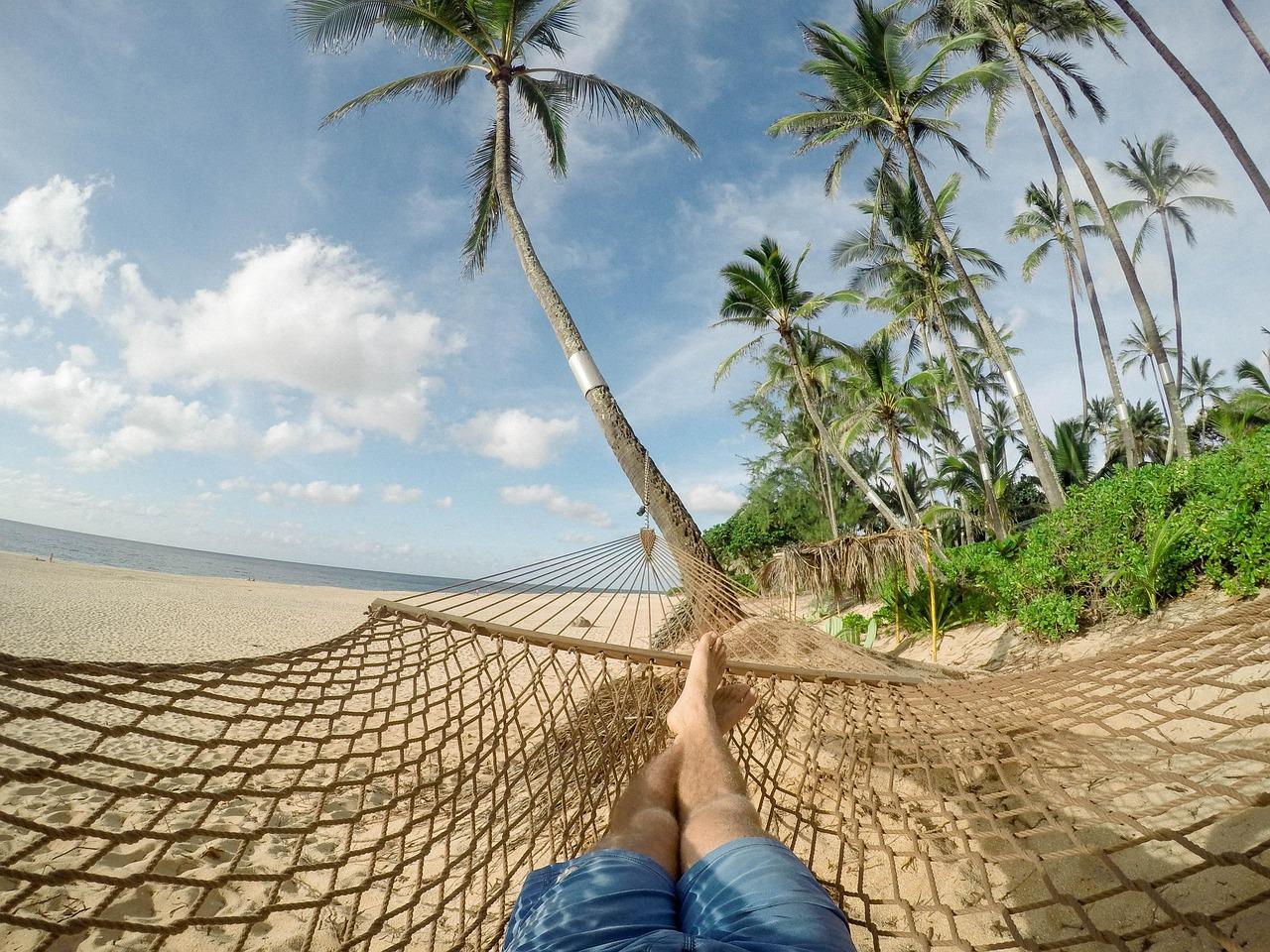 Widok na tropikalną plażę w Marsa Alam, idealną na wakacje
