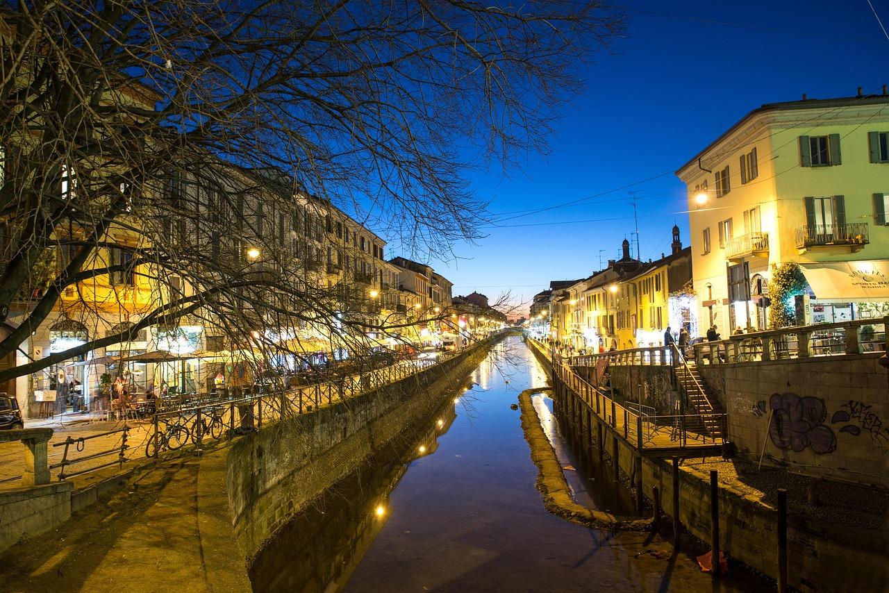 Widok na Dzielnicę Navigli w Mediolanie