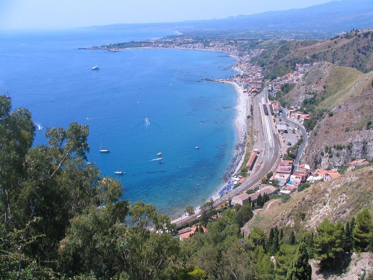 Taormina: jak dojechać i gdzie spać — przejrzysty plan?