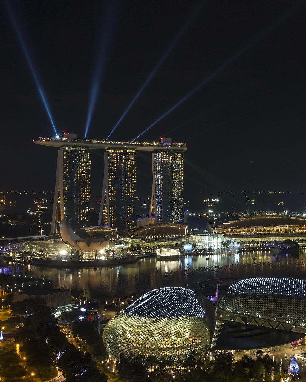 Widok z Marina Bay Sands na Dubaj