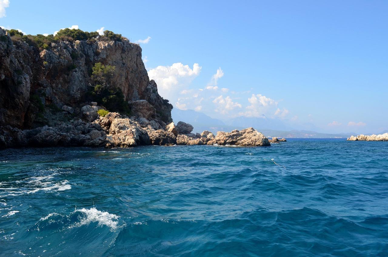 Kemer: jak dojechać i gdzie spać — przejrzysty plan?
