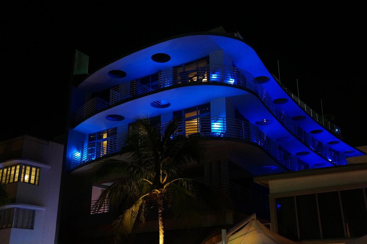 Widok na ulicę Ocean Drive w Miami